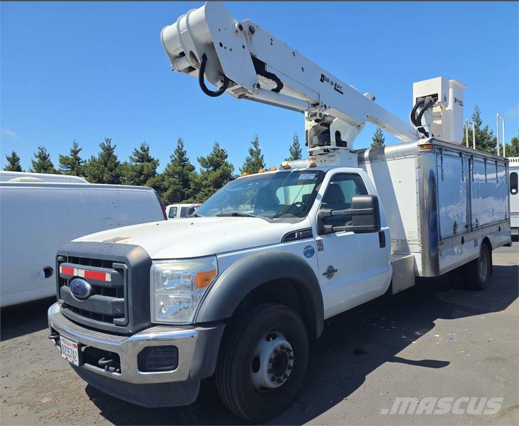 Ford F-550 المنصات الهوائية المثبتة على شاحنة