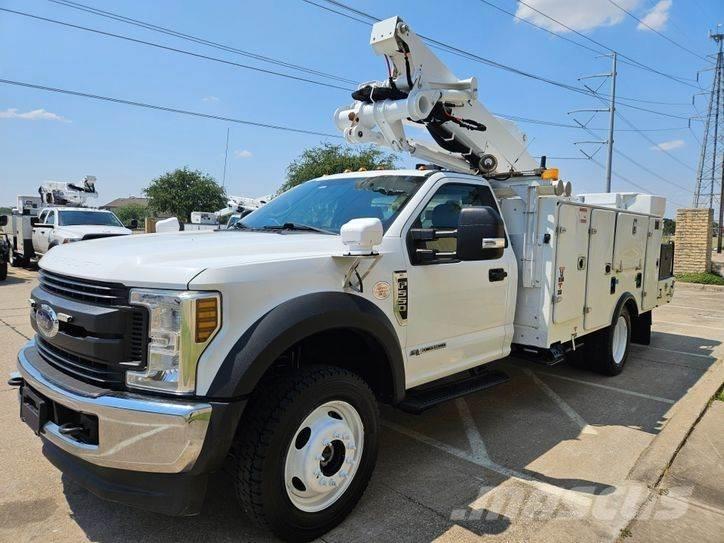 Ford F-550 المنصات الهوائية المثبتة على شاحنة