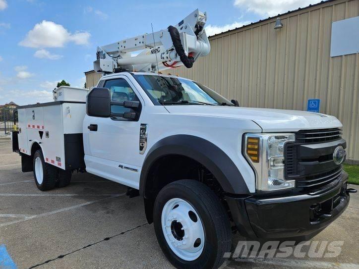 Ford F-550 المنصات الهوائية المثبتة على شاحنة
