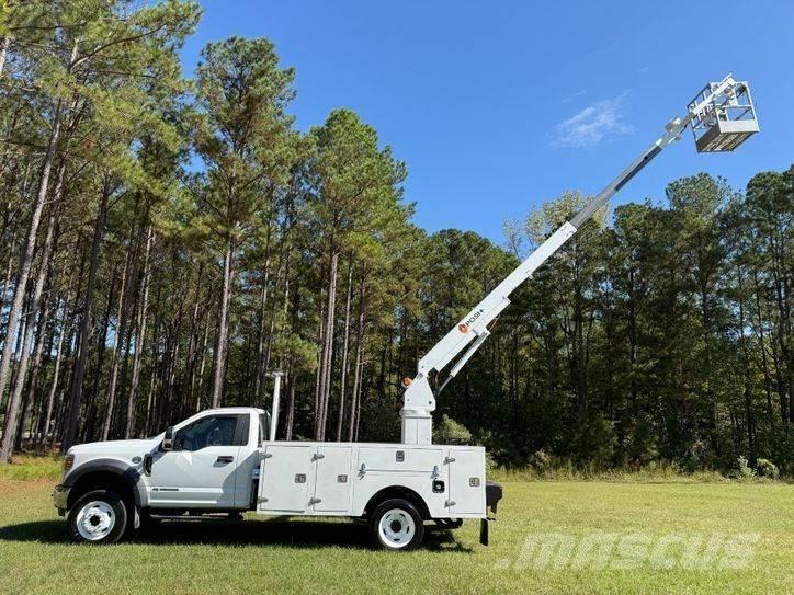 Ford F-550 المنصات الهوائية المثبتة على شاحنة