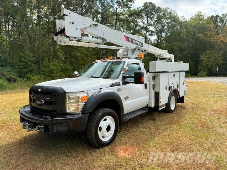Ford F-550 المنصات الهوائية المثبتة على شاحنة