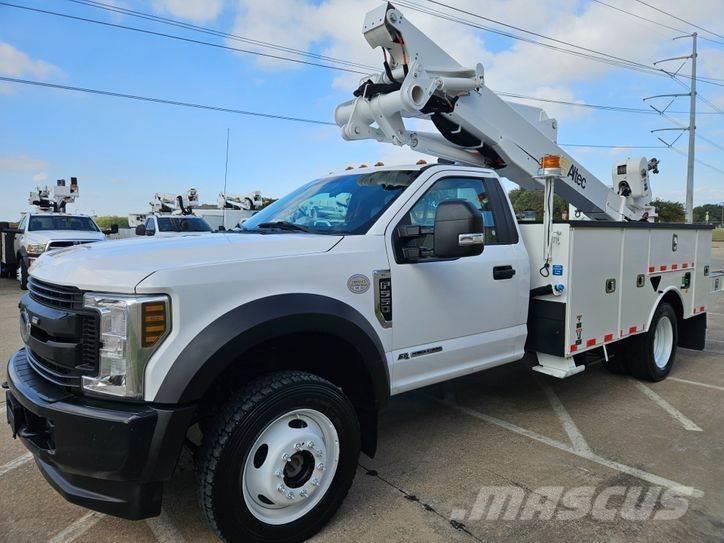 Ford F-550 المنصات الهوائية المثبتة على شاحنة