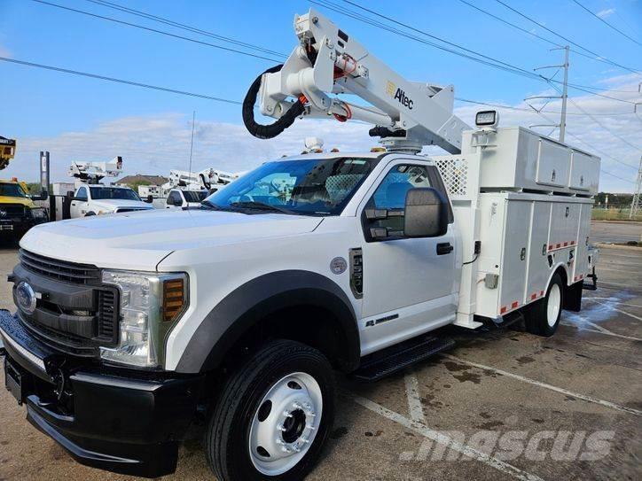 Ford F-550 المنصات الهوائية المثبتة على شاحنة