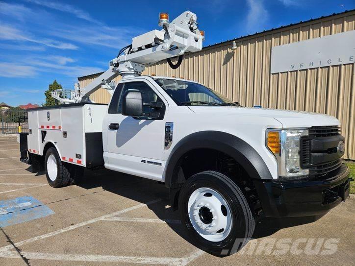 Ford F-550 المنصات الهوائية المثبتة على شاحنة