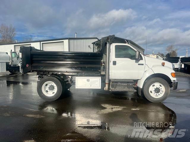 Ford F-650 شاحنات بمقصورة وهيكل
