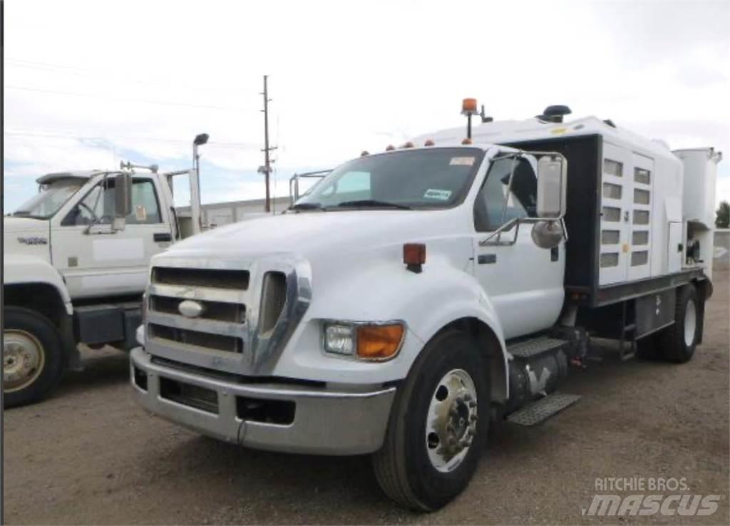 Ford F-650 شاحنات مزدوجة / خلخلة