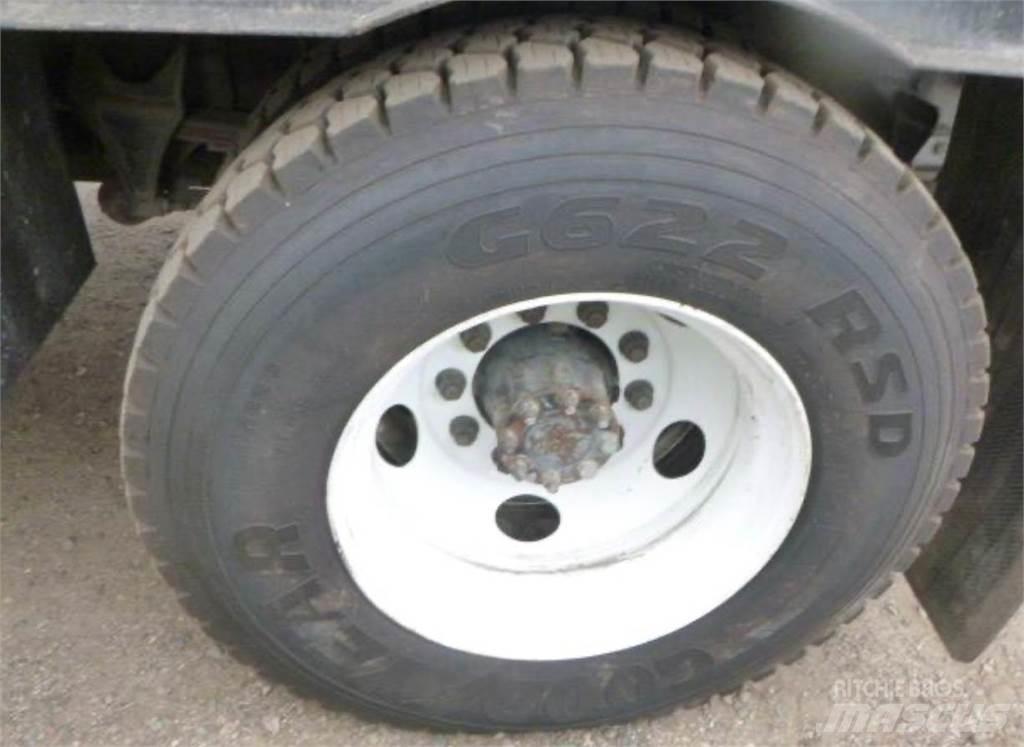 Ford F-650 شاحنات مزدوجة / خلخلة