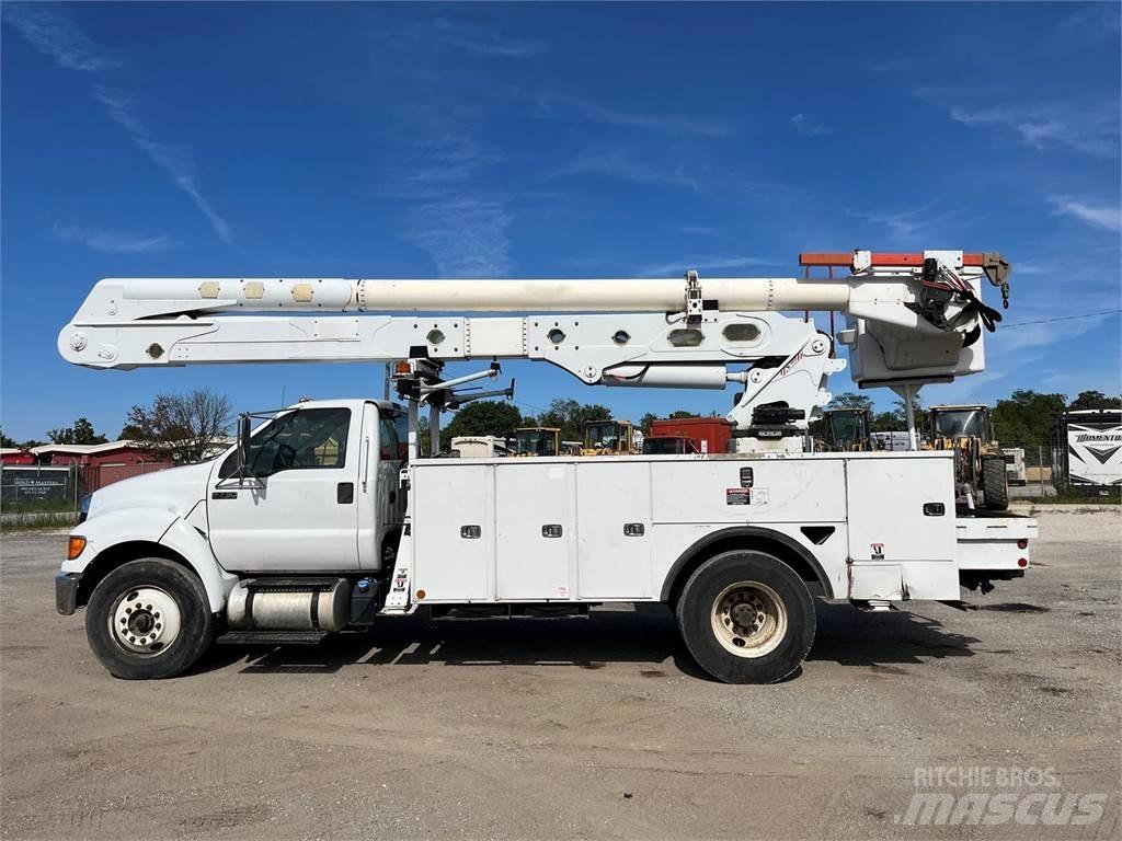 Ford F-750 المنصات الهوائية المثبتة على شاحنة