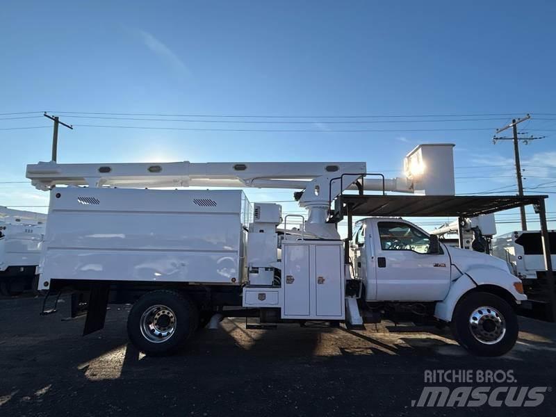 Ford F-750 المنصات الهوائية المثبتة على شاحنة