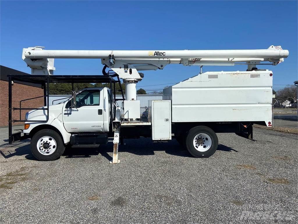 Ford F-750 المنصات الهوائية المثبتة على شاحنة