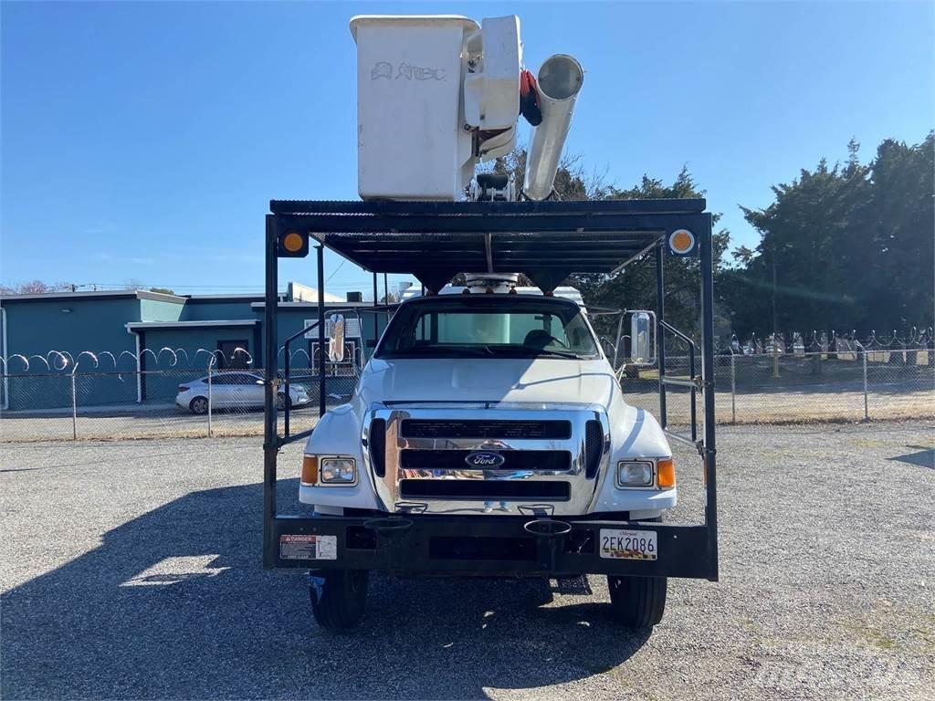 Ford F-750 المنصات الهوائية المثبتة على شاحنة