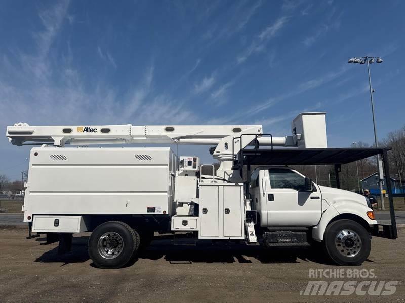 Ford F-750 المنصات الهوائية المثبتة على شاحنة