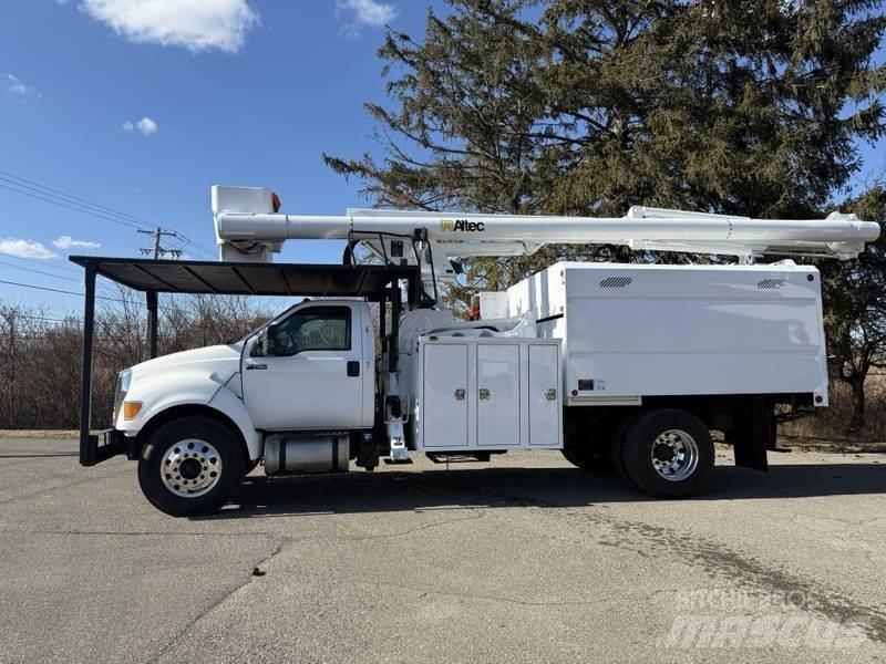 Ford F-750 المنصات الهوائية المثبتة على شاحنة