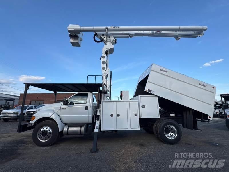 Ford F-750 المنصات الهوائية المثبتة على شاحنة