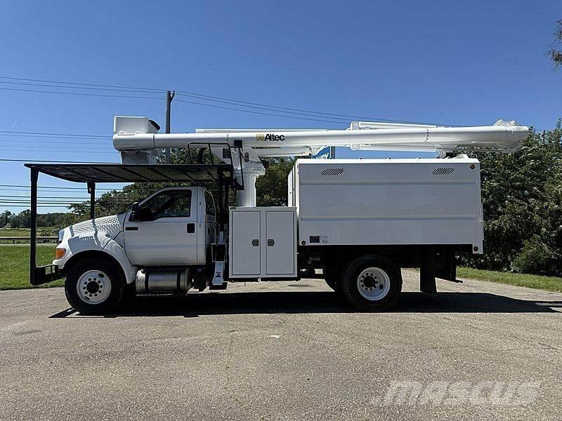 Ford F-750 المنصات الهوائية المثبتة على شاحنة
