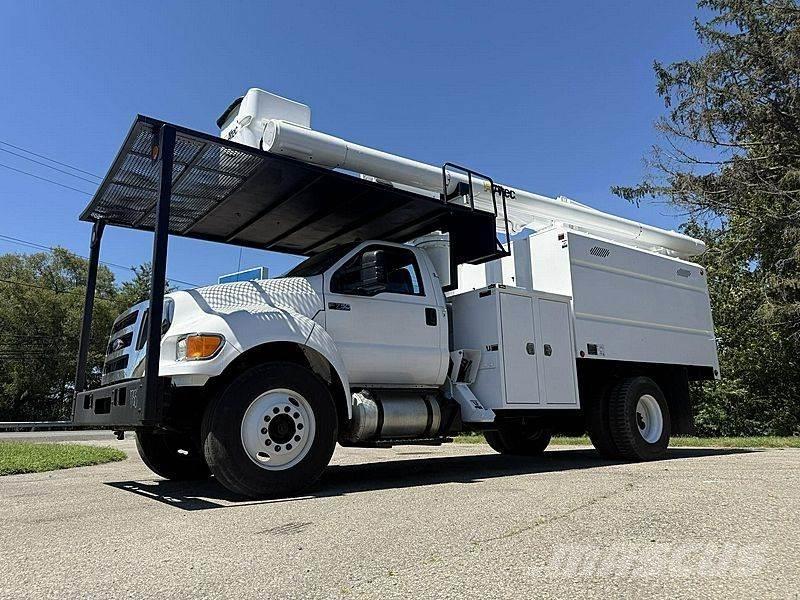 Ford F-750 المنصات الهوائية المثبتة على شاحنة