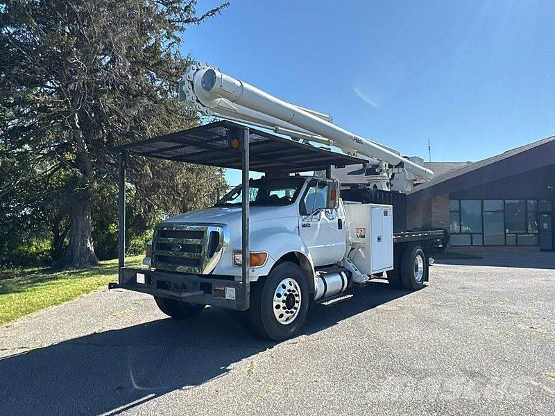 Ford F-750 المنصات الهوائية المثبتة على شاحنة