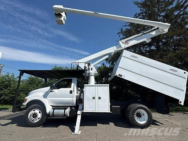 Ford F-750 المنصات الهوائية المثبتة على شاحنة