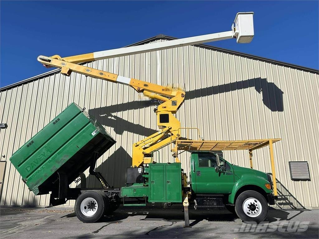 Ford F-750 المنصات الهوائية المثبتة على شاحنة