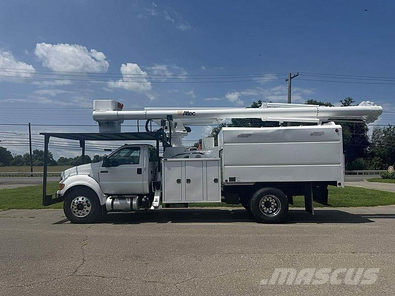 Ford F-750 المنصات الهوائية المثبتة على شاحنة