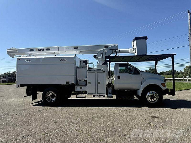 Ford F-750 المنصات الهوائية المثبتة على شاحنة