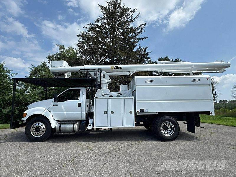 Ford F-750 المنصات الهوائية المثبتة على شاحنة