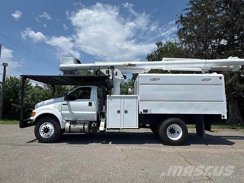 Ford F-750 المنصات الهوائية المثبتة على شاحنة