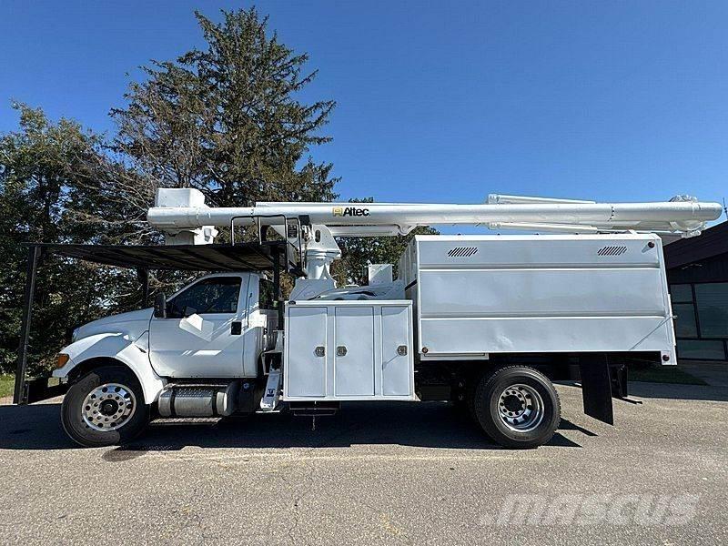 Ford F-750 المنصات الهوائية المثبتة على شاحنة