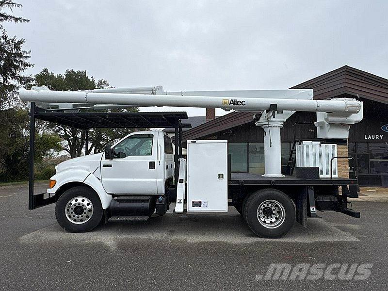 Ford F-750 المنصات الهوائية المثبتة على شاحنة