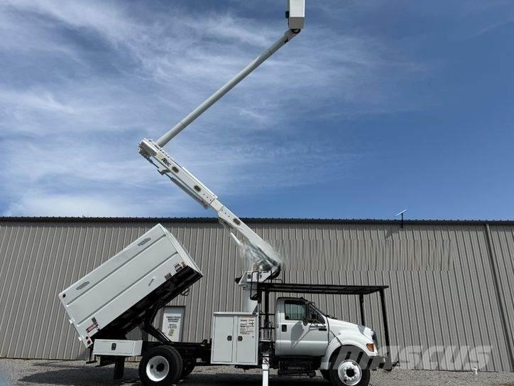 Ford F-750 المنصات الهوائية المثبتة على شاحنة