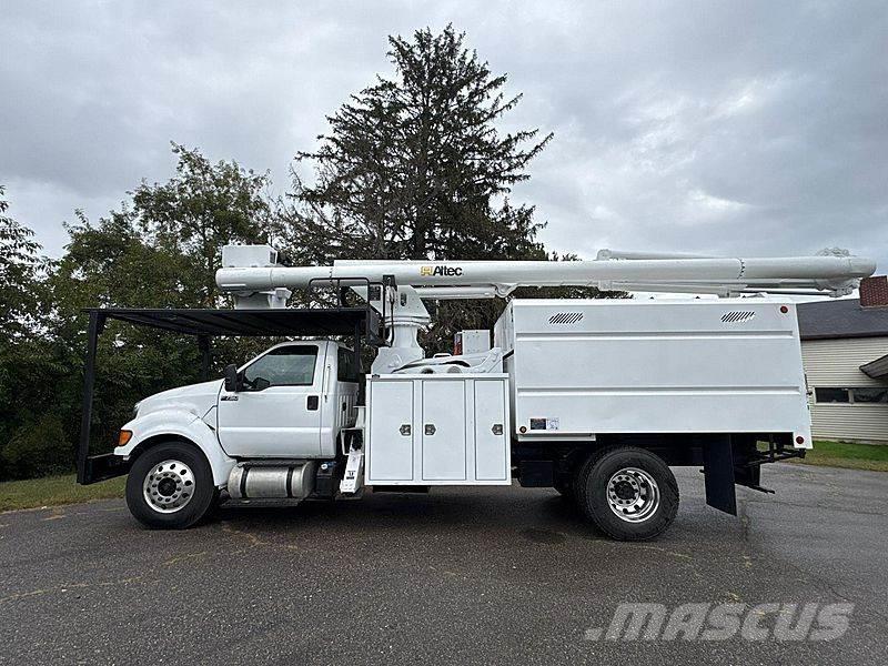 Ford F-750 المنصات الهوائية المثبتة على شاحنة