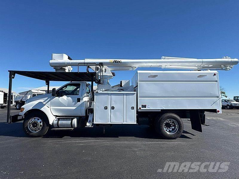 Ford F-750 المنصات الهوائية المثبتة على شاحنة