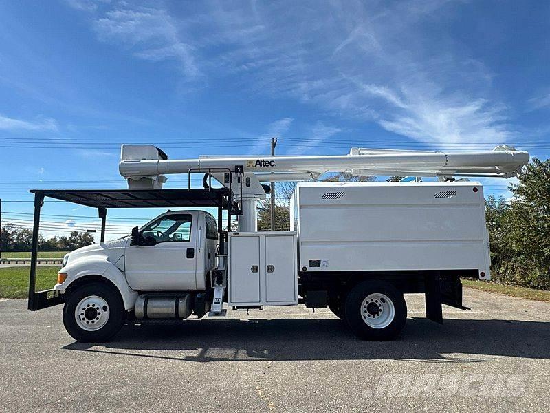 Ford F-750 المنصات الهوائية المثبتة على شاحنة