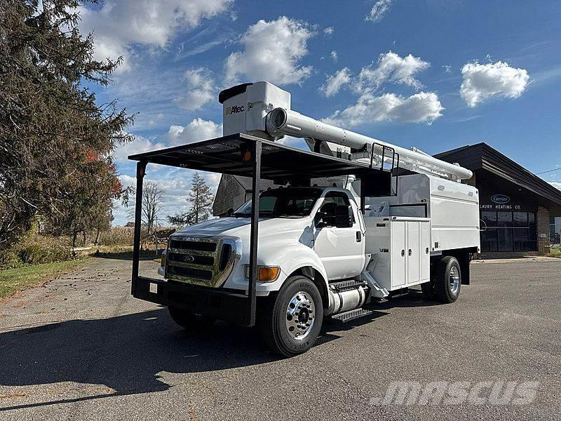 Ford F-750 المنصات الهوائية المثبتة على شاحنة