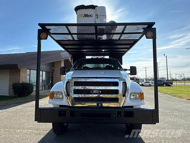 Ford F-750 المنصات الهوائية المثبتة على شاحنة