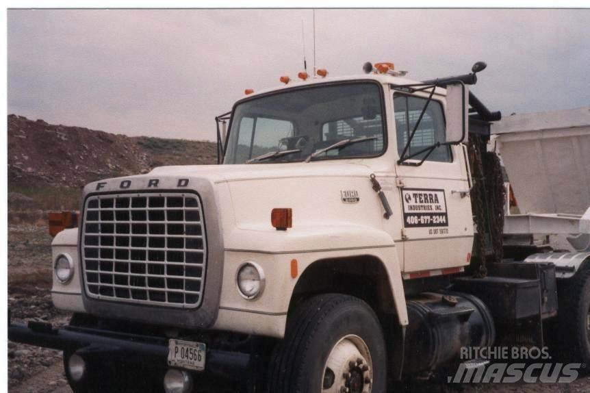 Ford LT9000 شاحنات مسطحة / أوناش