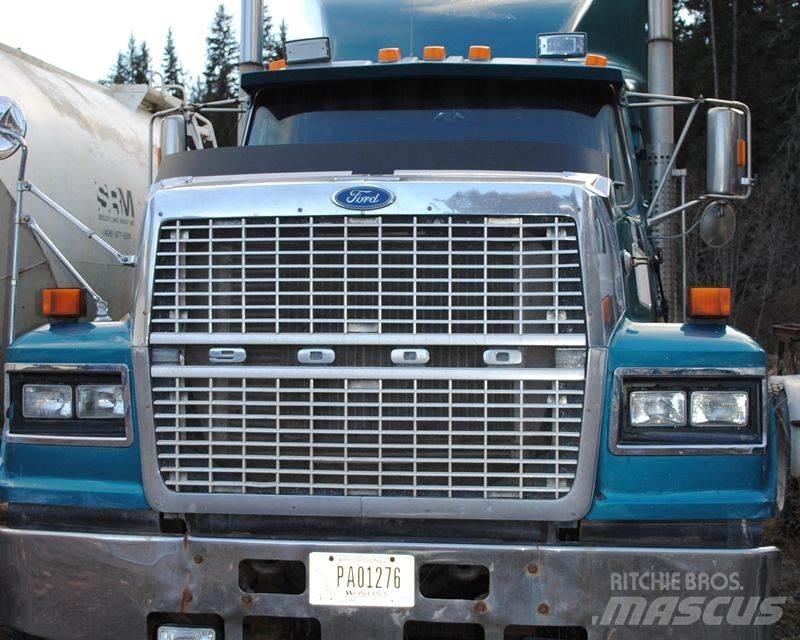 Ford LTL9000 وحدات الجر