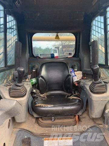 Gehl VT320 لوادر انزلاقية التوجيه