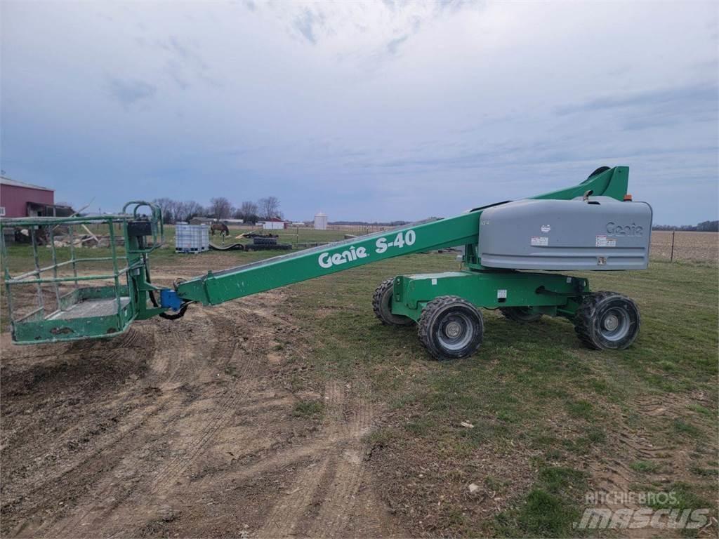 Genie S-40 رافعات ومنصات أخرى