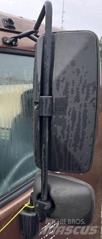 Hino 238 كابينة والداخلية