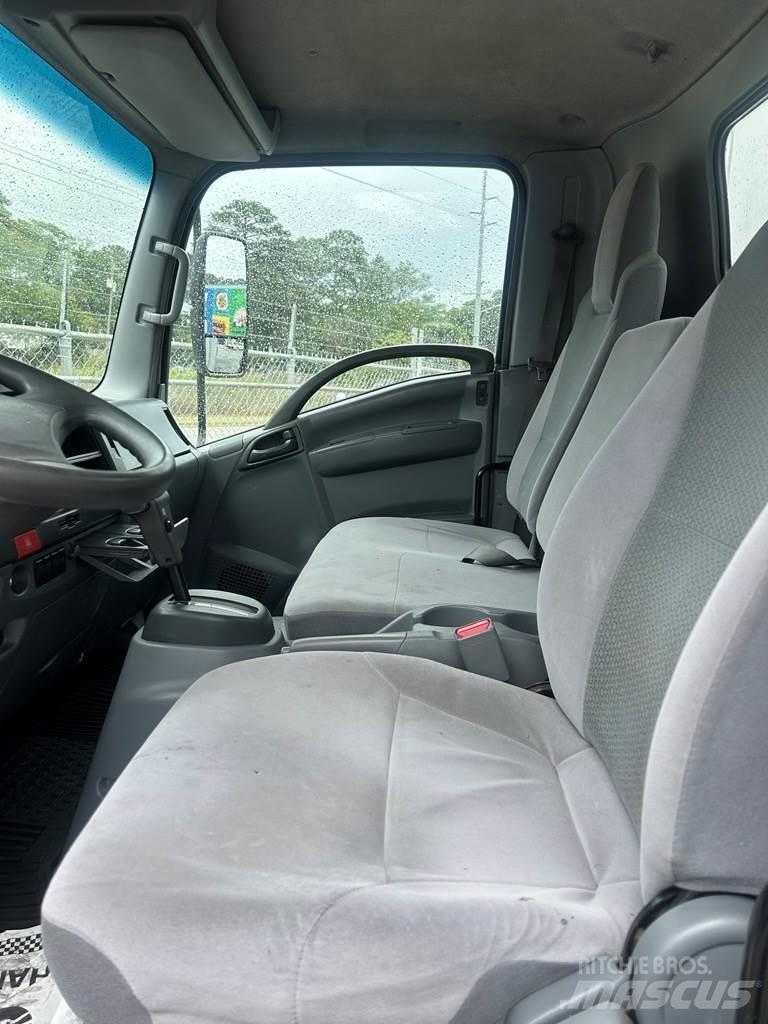 Isuzu NRR وحدات الجر