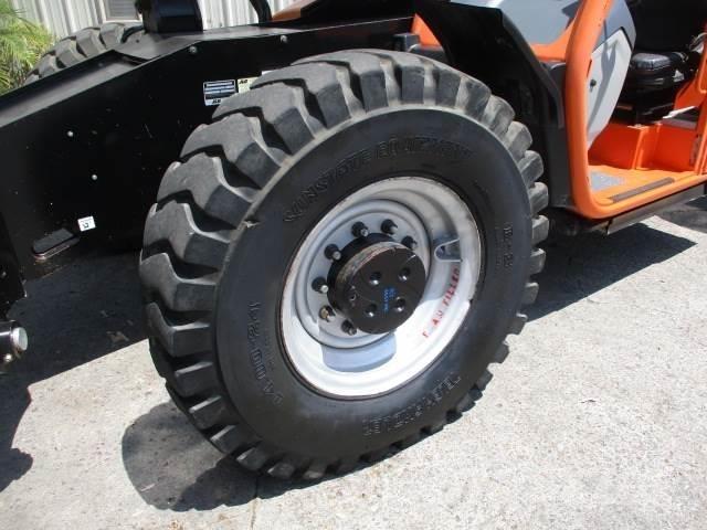 JLG 1055 مناولات متداخلة