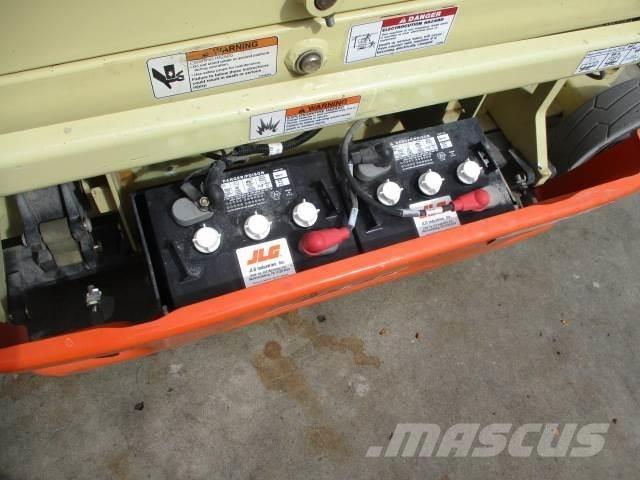 JLG 1930ES رافعات مقصية الشكل