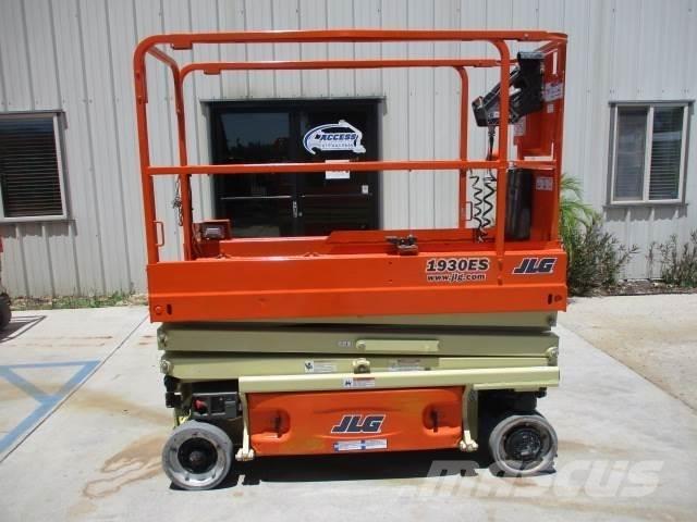 JLG 1930ES رافعات مقصية الشكل