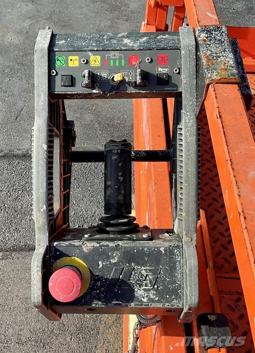 JLG 1930ES رافعات مقصية الشكل