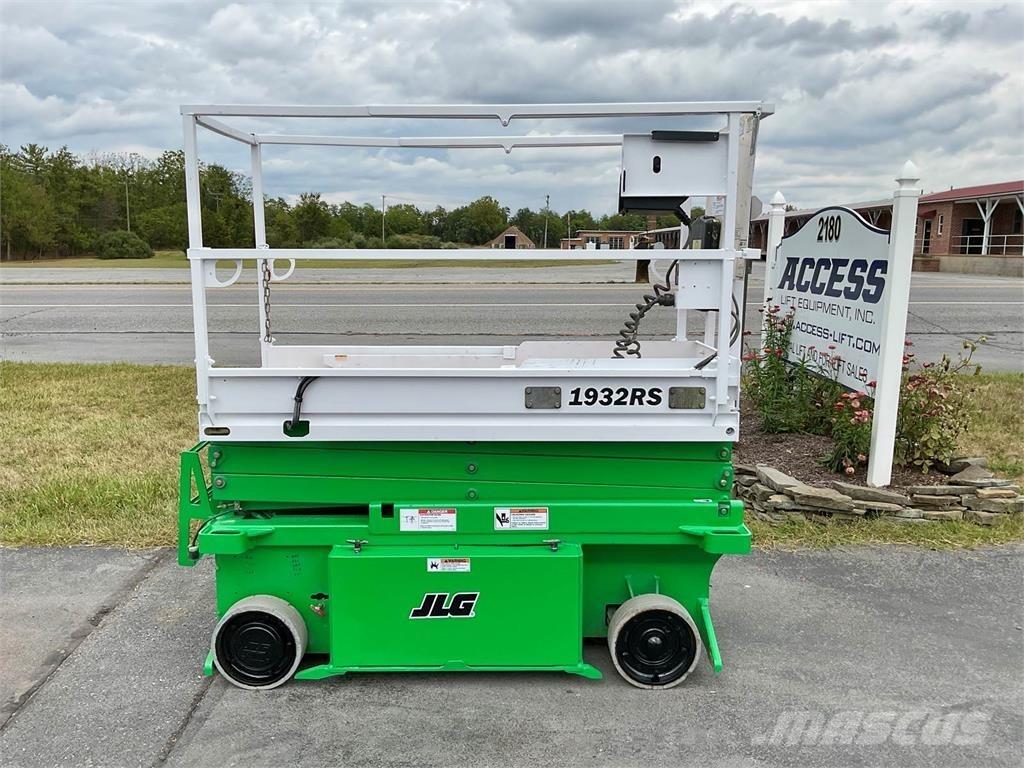 JLG 1932RS رافعات مقصية الشكل