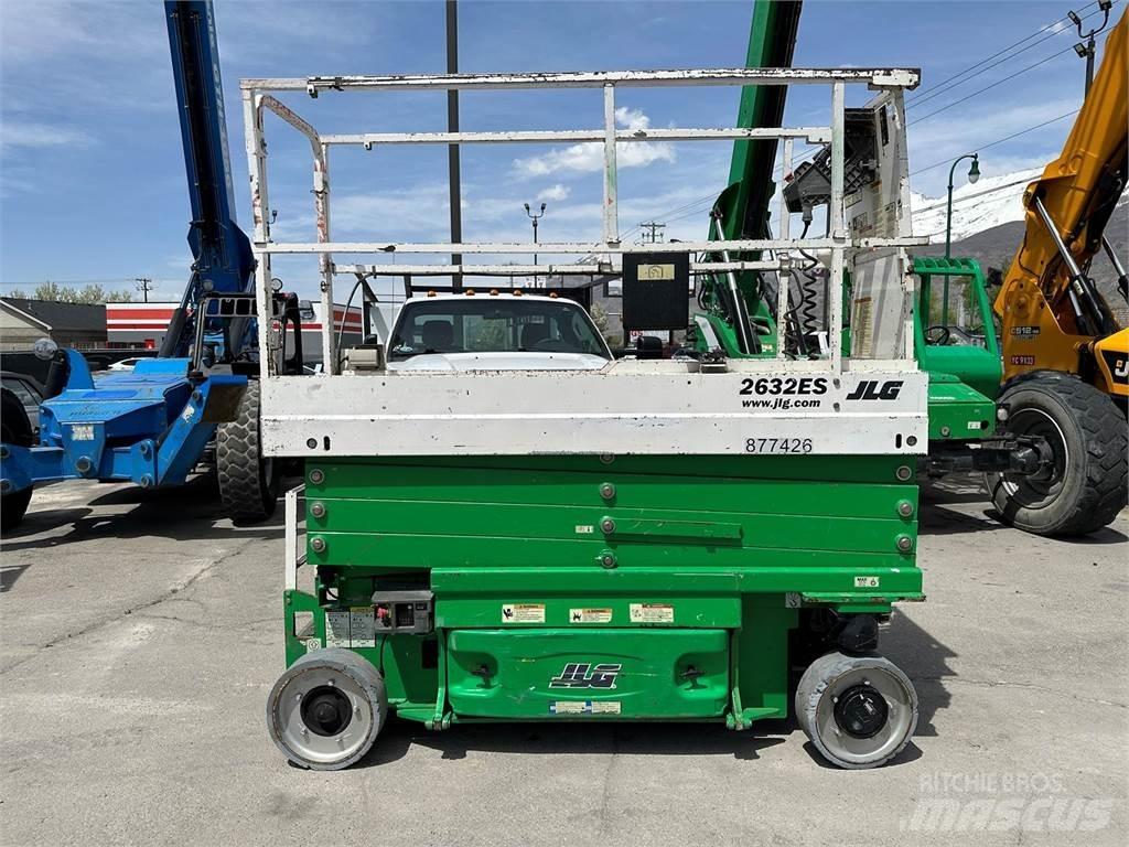 JLG 2632ES رافعات مقصية الشكل