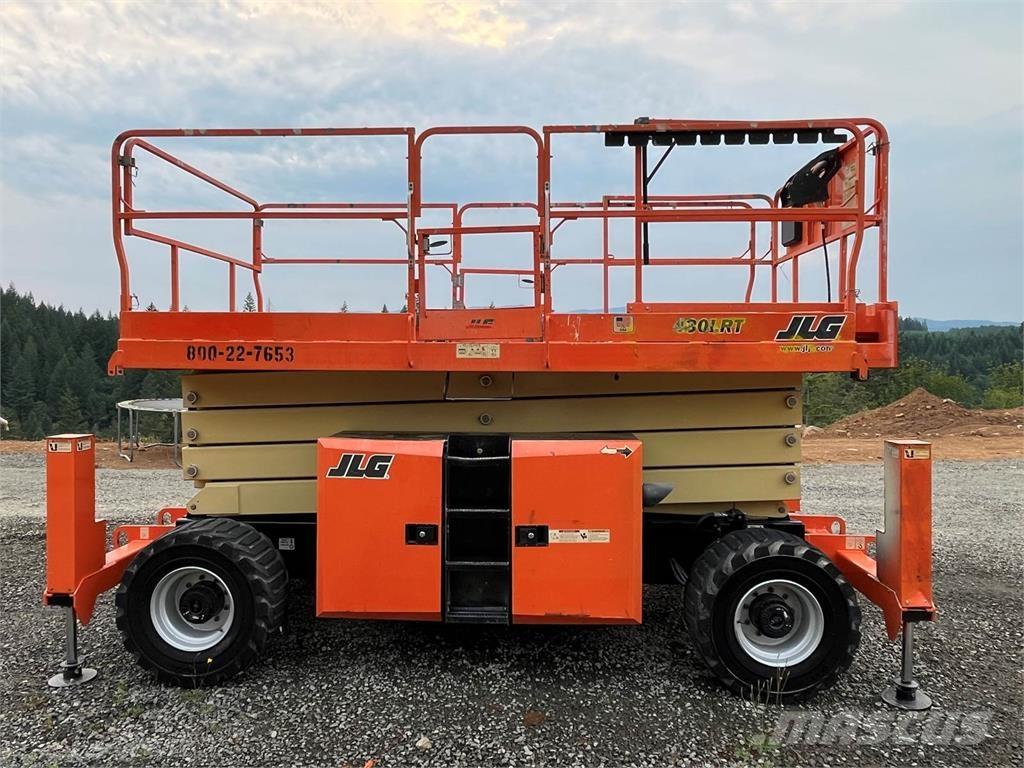 JLG 430LRT رافعات مقصية الشكل