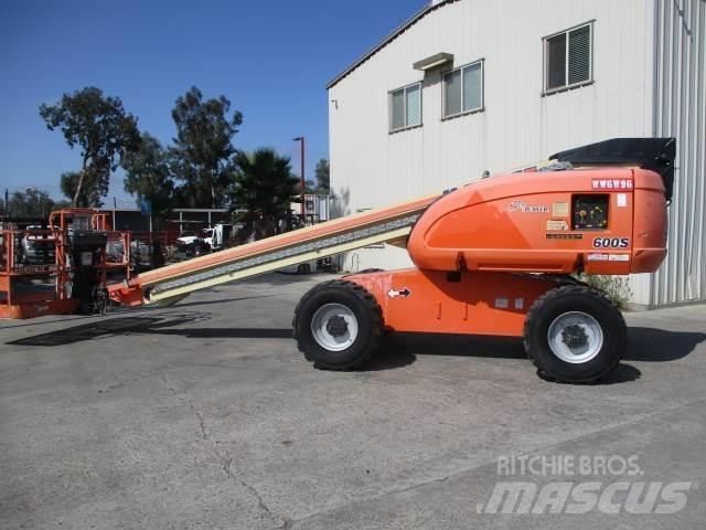 JLG 600S رافعات ومنصات أخرى