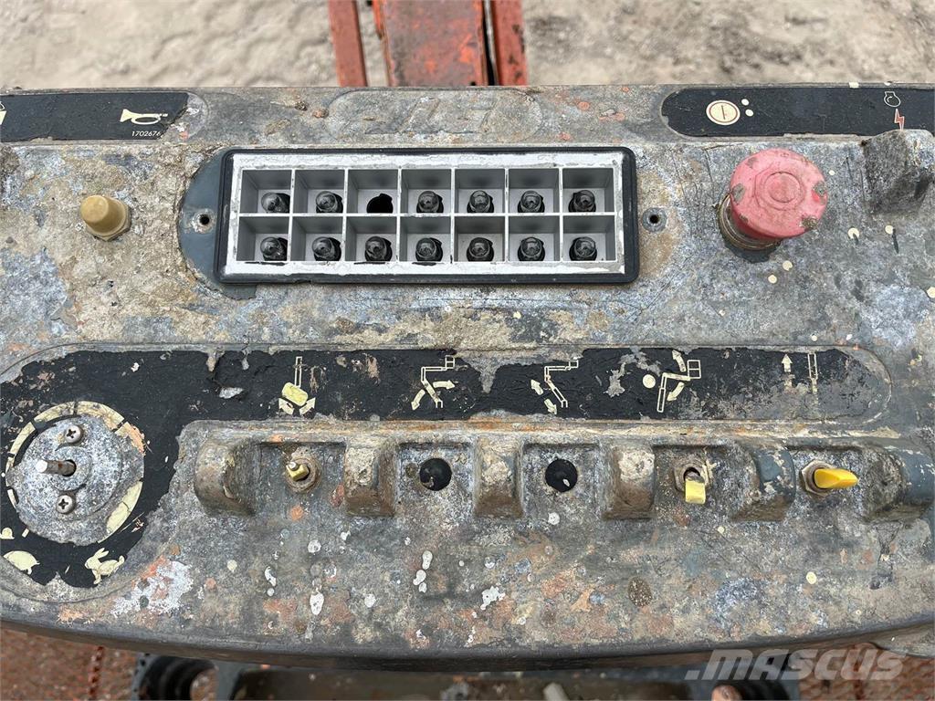 JLG 660SJ رافعات ومنصات أخرى
